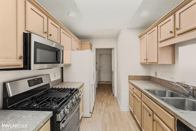 59438 Holly Court, Washington Twp, MI 48094