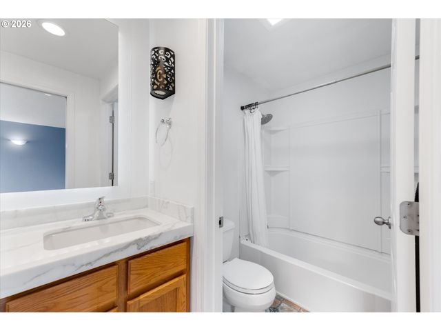 9909 Ne 53RD Ave, Vancouver, WA 98686