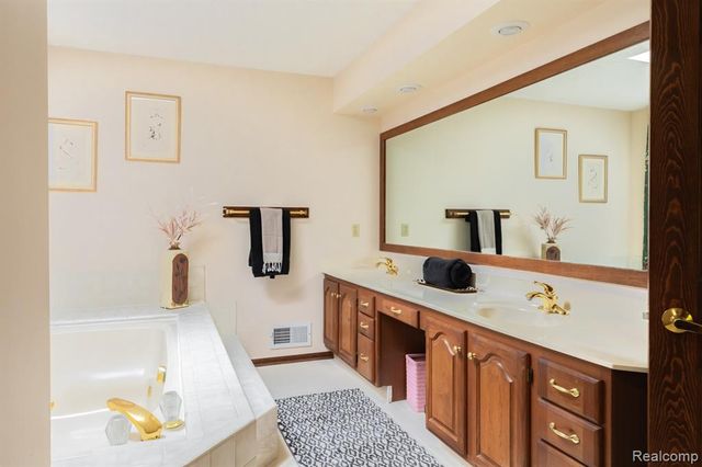1790 Sashabaw Drive, Okemos, MI 48864