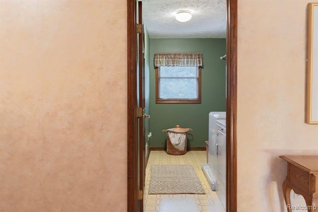 1790 Sashabaw Drive, Okemos, MI 48864