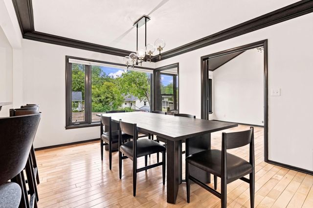 4424 W 70th St, Edina, MN 55435