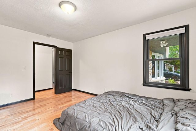 4424 W 70th St, Edina, MN 55435