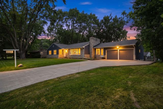 4424 W 70th St, Edina, MN 55435
