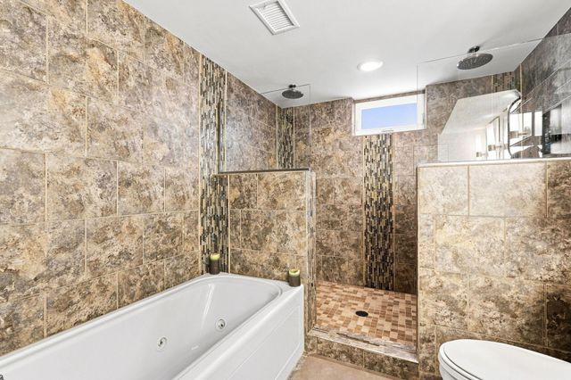 4424 W 70th St, Edina, MN 55435