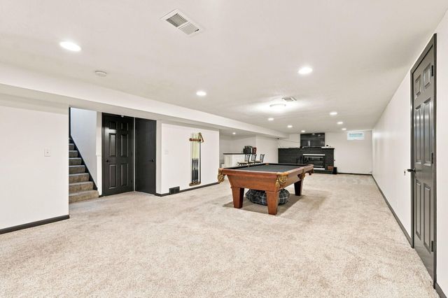 4424 W 70th St, Edina, MN 55435