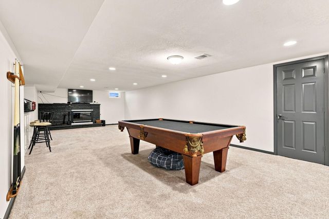 4424 W 70th St, Edina, MN 55435