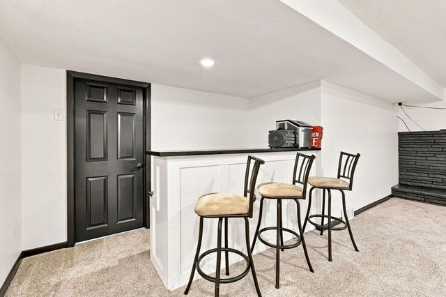 4424 W 70th St, Edina, MN 55435