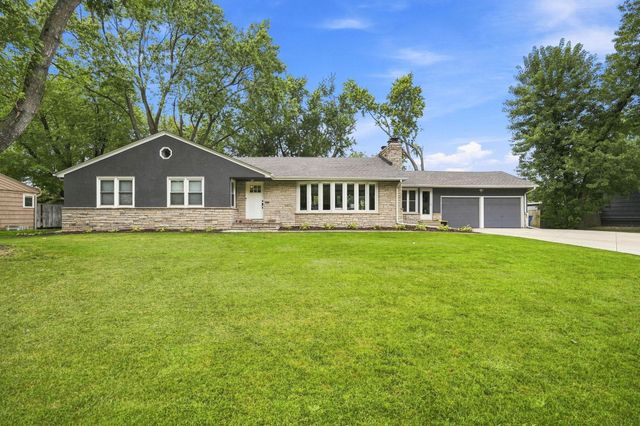 4424 W 70th St, Edina, MN 55435