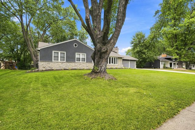 4424 W 70th St, Edina, MN 55435