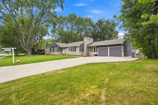 4424 W 70th St, Edina, MN 55435