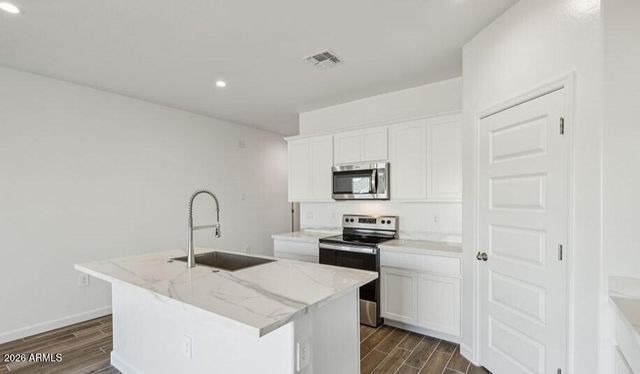 1554 E GLAZIER Drive E, Casa Grande, AZ 85122