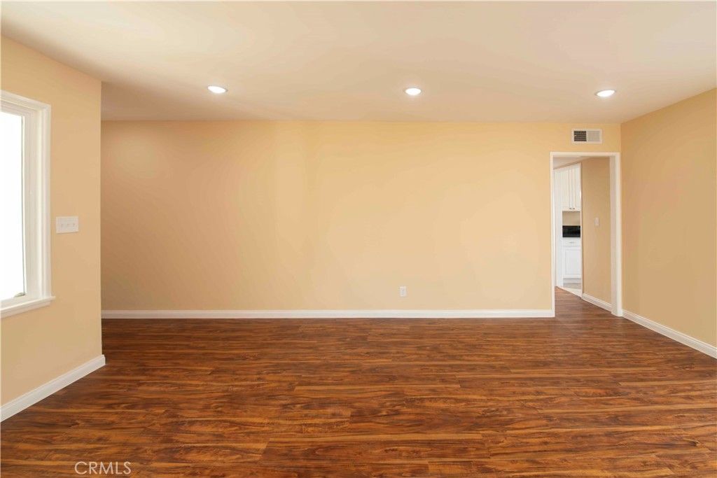 Image 11 of property listing at 23502 Kinard, Carson, CA 90745
