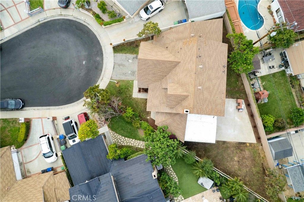 Image 3 of property listing at 23502 Kinard, Carson, CA 90745