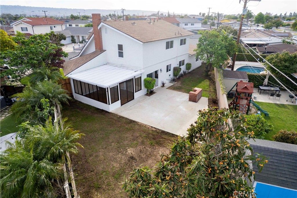 Image 4 of property listing at 23502 Kinard, Carson, CA 90745