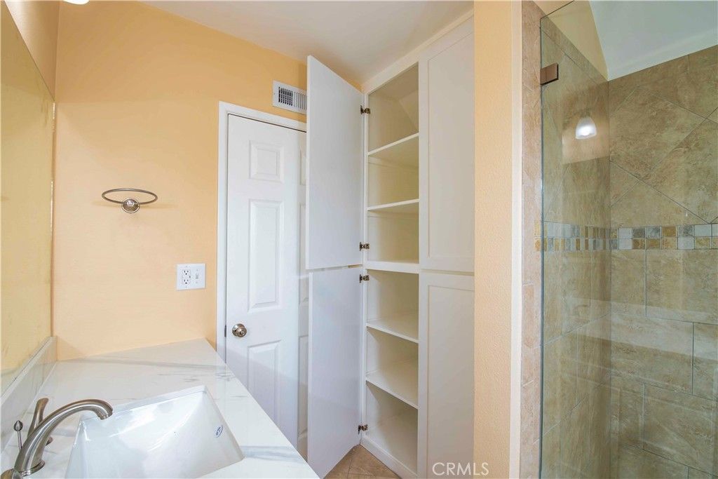 Image 60 of property listing at 23502 Kinard, Carson, CA 90745