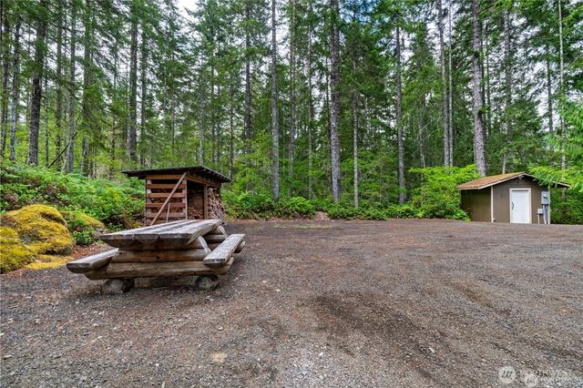 1341 N Potlatch Drive, Hoodsport, WA 98548