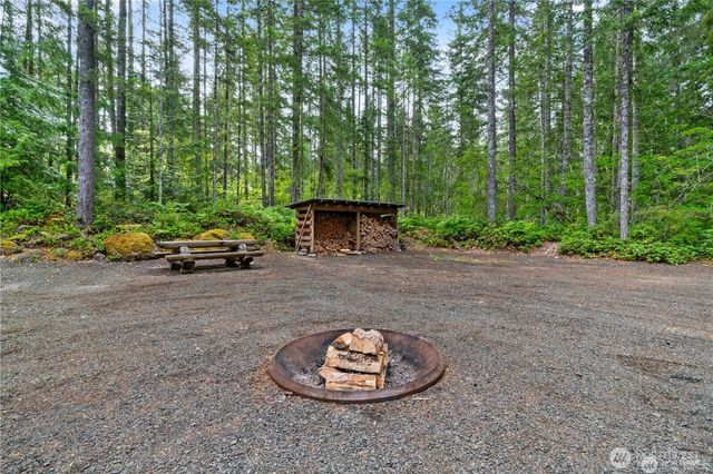 1341 N Potlatch Drive, Hoodsport, WA 98548