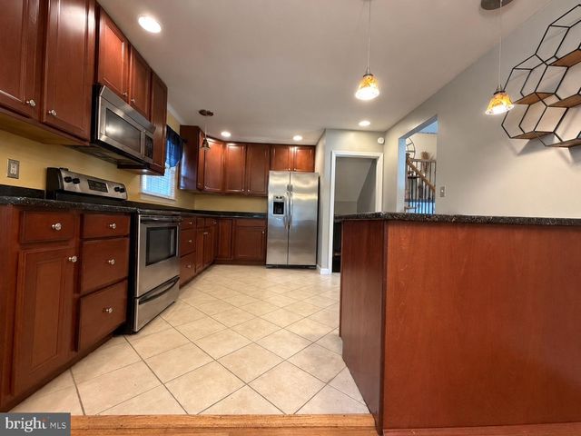 2030 LONGCOME DR, Wilmington, DE 19810