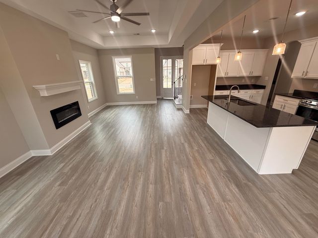 568 ROSALIE WOODS DR, Cordova, TN 38018