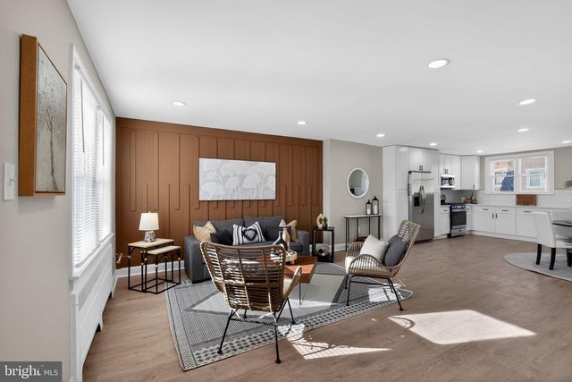 321 E GORGAS LN, Philadelphia, PA 19119