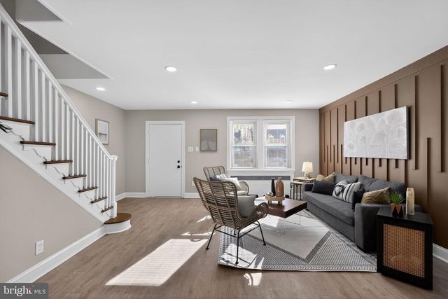 321 E GORGAS LN, Philadelphia, PA 19119