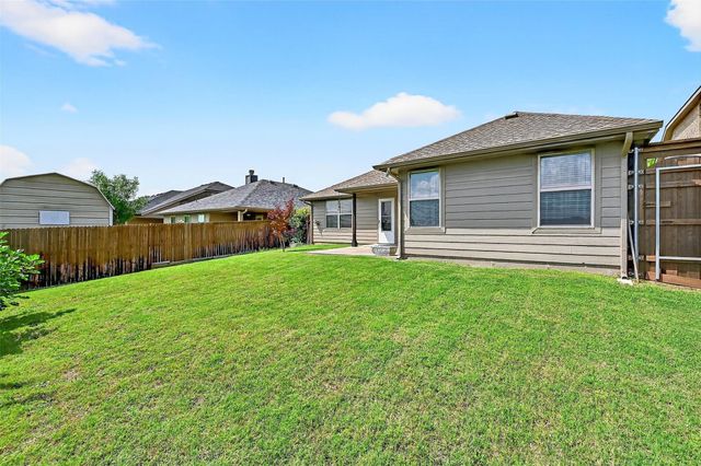 1527 San Carlos Drive, Van Alstyne, TX 75495