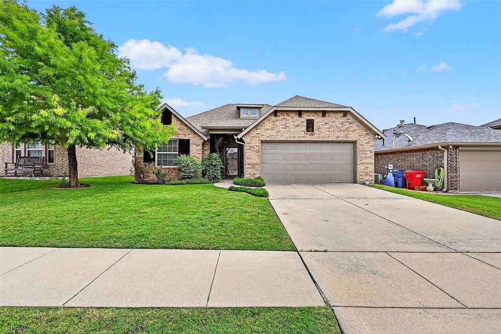 1527 San Carlos Drive, Van Alstyne, TX 75495