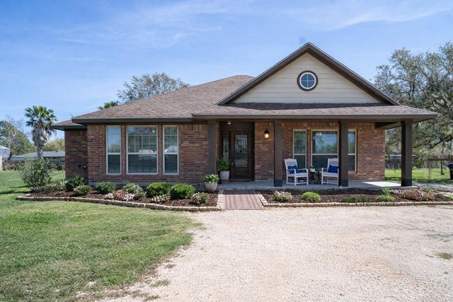 119 Hackberry Street, Louise, TX 77455