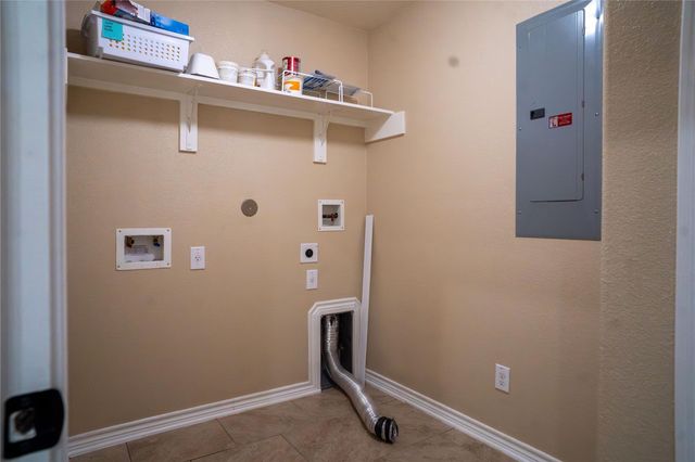 119 Hackberry Street, Louise, TX 77455