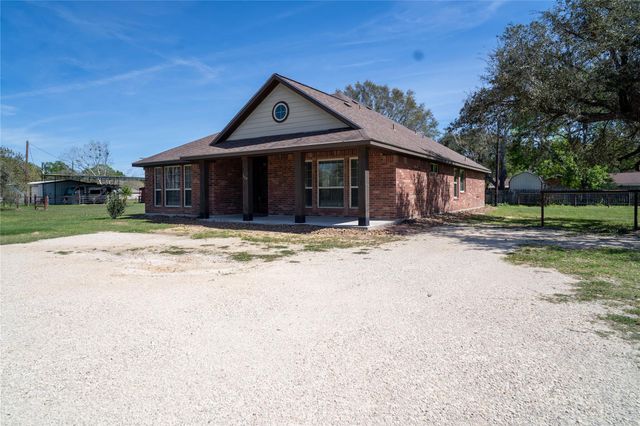 119 Hackberry Street, Louise, TX 77455