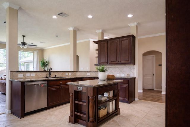 119 Hackberry Street, Louise, TX 77455