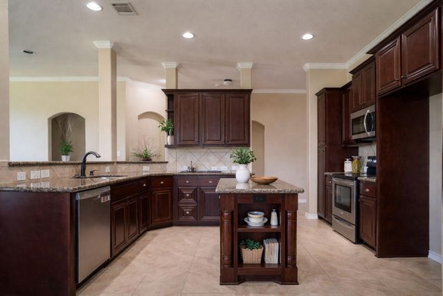 119 Hackberry Street, Louise, TX 77455