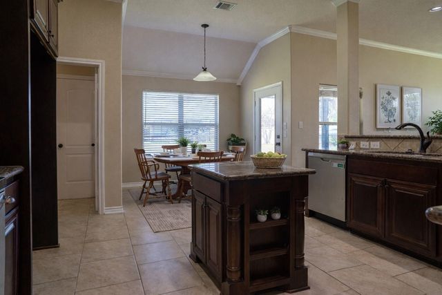 119 Hackberry Street, Louise, TX 77455