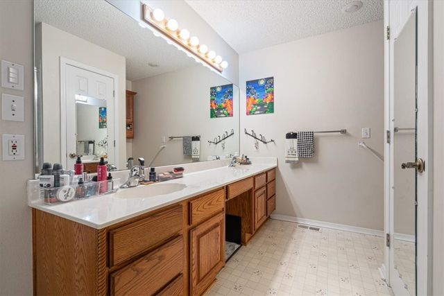1 Dale Circle, Bella Vista, AR 72715