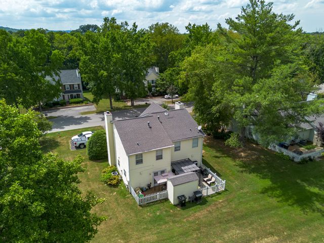 1244 Carriage Park Dr, Franklin, TN 37064