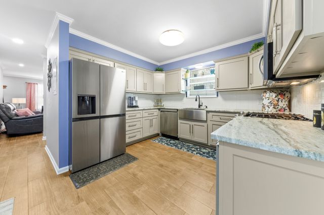 1244 Carriage Park Dr, Franklin, TN 37064