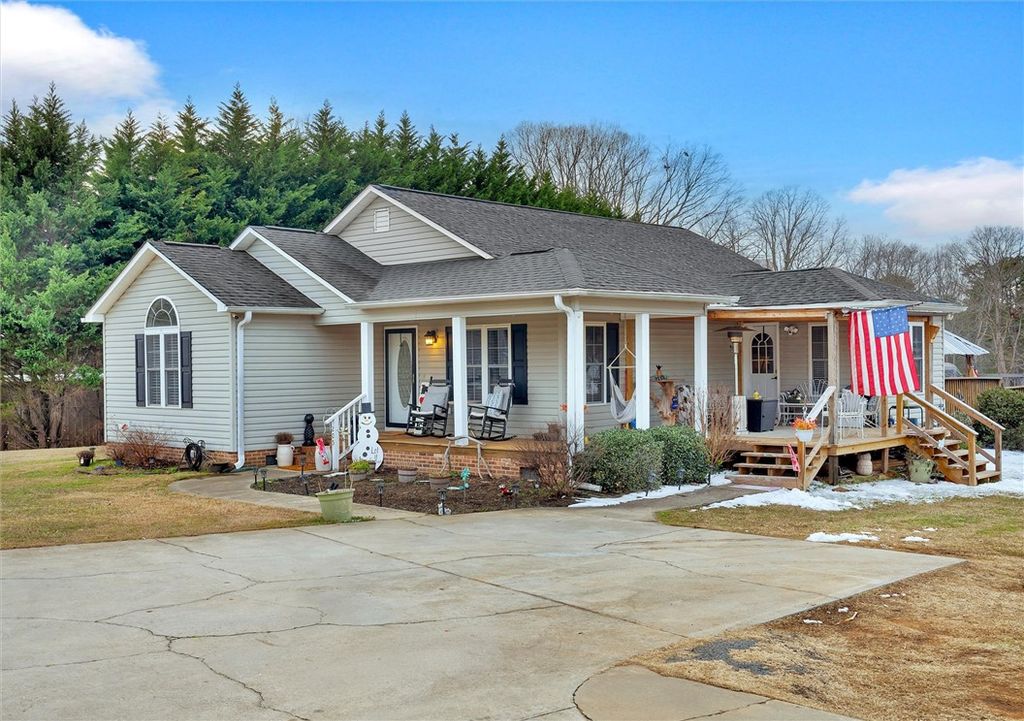 205 Meadow Ridge Road, Easley, SC 29642