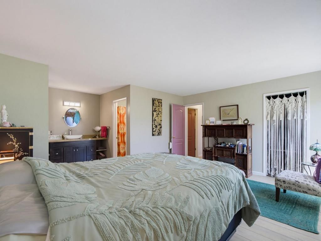 Image 14 of property listing at 186 Crestview Court, Watsonville, CA 95076