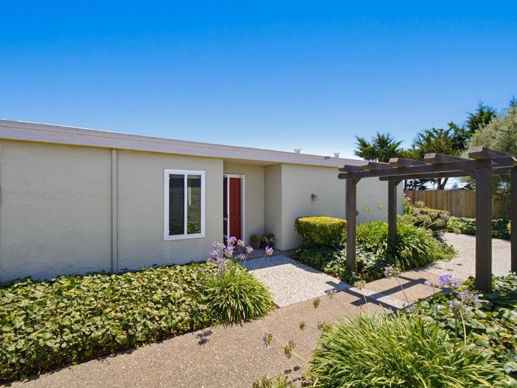 Image 21 of property listing at 186 Crestview Court, Watsonville, CA 95076