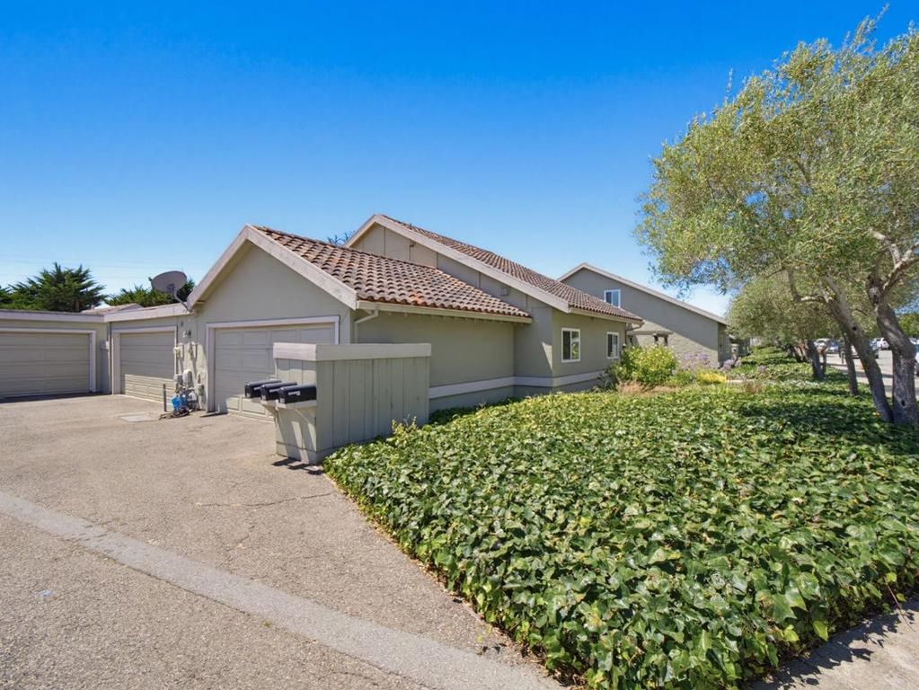 Image 22 of property listing at 186 Crestview Court, Watsonville, CA 95076