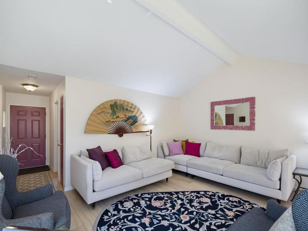 Image 4 of property listing at 186 Crestview Court, Watsonville, CA 95076