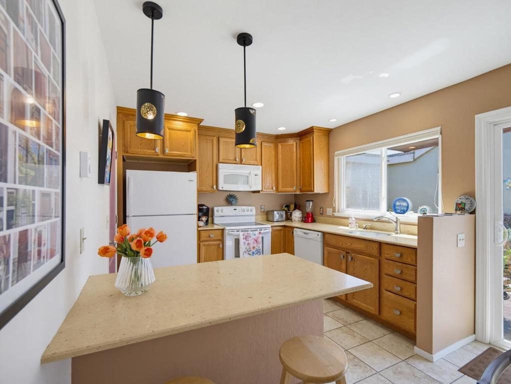Image 8 of property listing at 186 Crestview Court, Watsonville, CA 95076