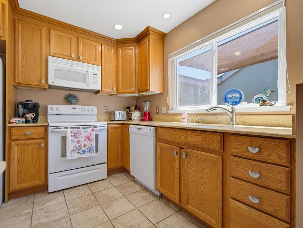 Image 9 of property listing at 186 Crestview Court, Watsonville, CA 95076