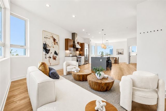1025 White Knoll Drive, Los Angeles, CA 90012