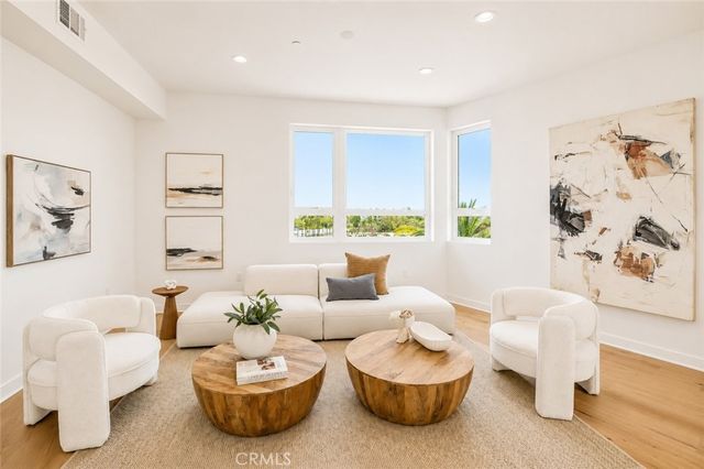 1025 White Knoll Drive, Los Angeles, CA 90012