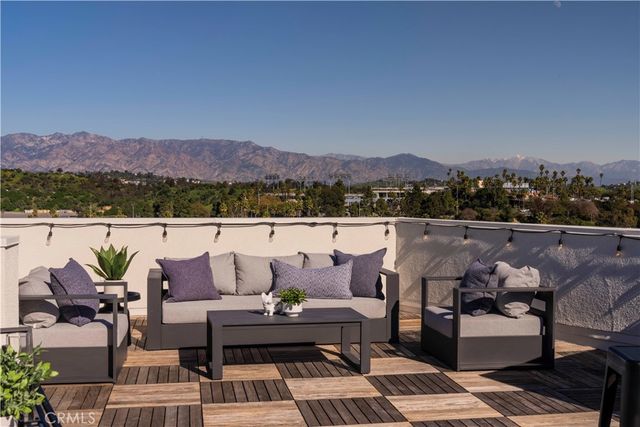 1025 White Knoll Drive, Los Angeles, CA 90012
