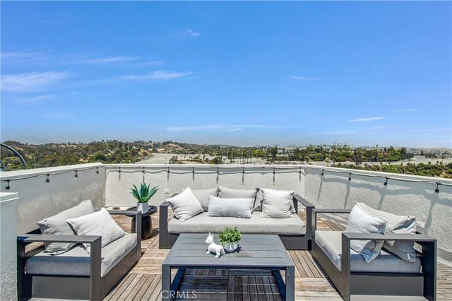 1025 White Knoll Drive, Los Angeles, CA 90012