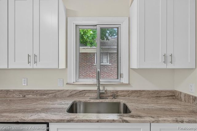21681 Sussex Street, Oak Park, MI 48237