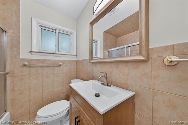 21681 Sussex Street, Oak Park, MI 48237