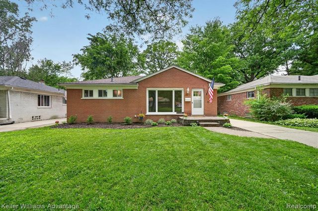 21681 Sussex Street, Oak Park, MI 48237